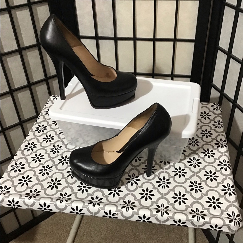 Fendi
Fendi Black Leather Fendista Platform Pumps - Picture 2 of 6